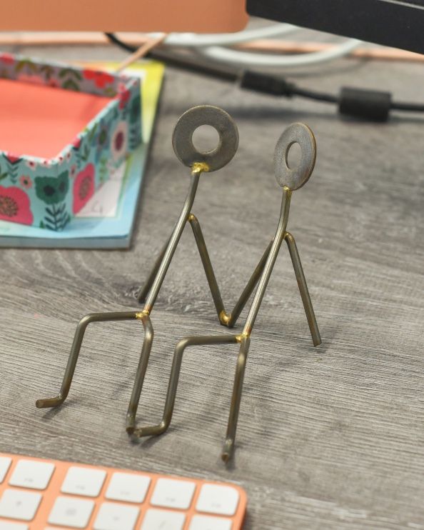 Front Of The 'Happy Couple' Scrap Metal Art Phone Holder