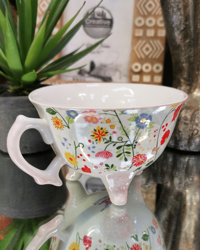 'The Sakura' Pink Floral Three Feet Ceramic Teacup