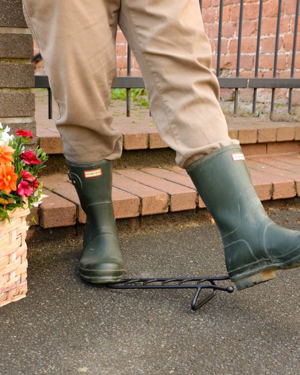 Traditional Black Steel Boot Jack