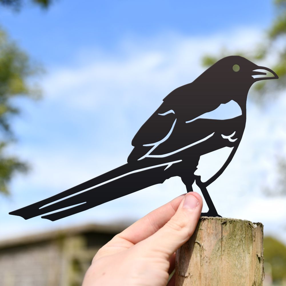 Magpie Fence Topper Black Scale View