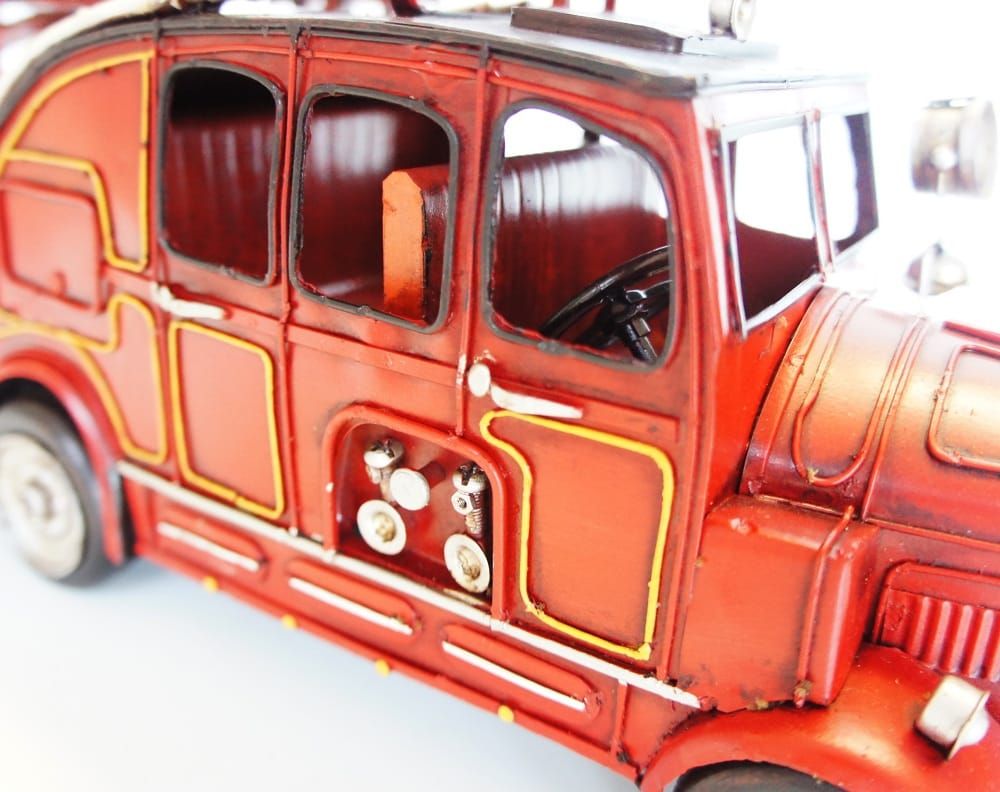 1936 leyland Fire Truck Engine scale Model