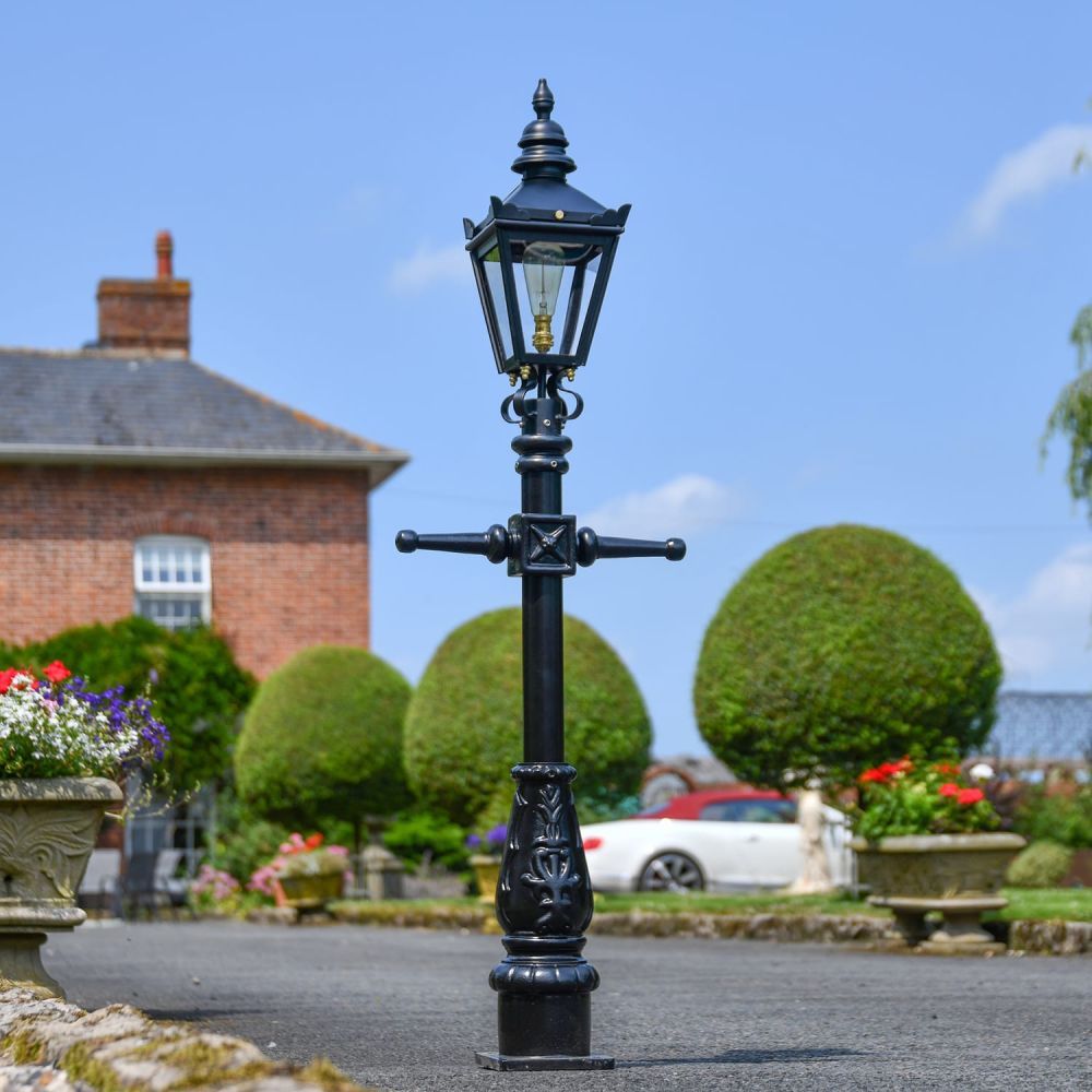 Miniature Victorian Lamp Post - 1.5m