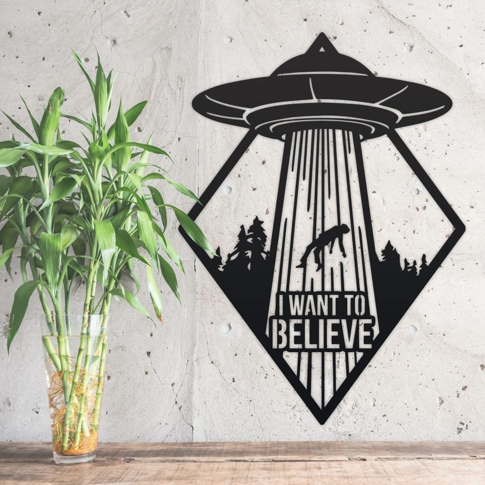 Black Alien "I Want To Believe" Wall Art With Bamboo