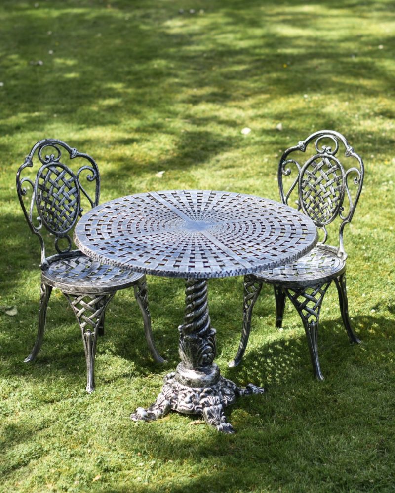 2 seater wrought iron outlet table and chairs