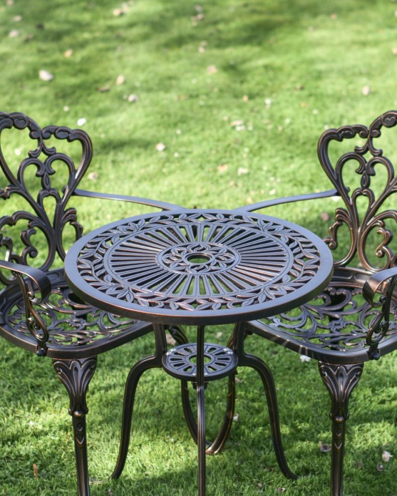 Antique shop lawn furniture