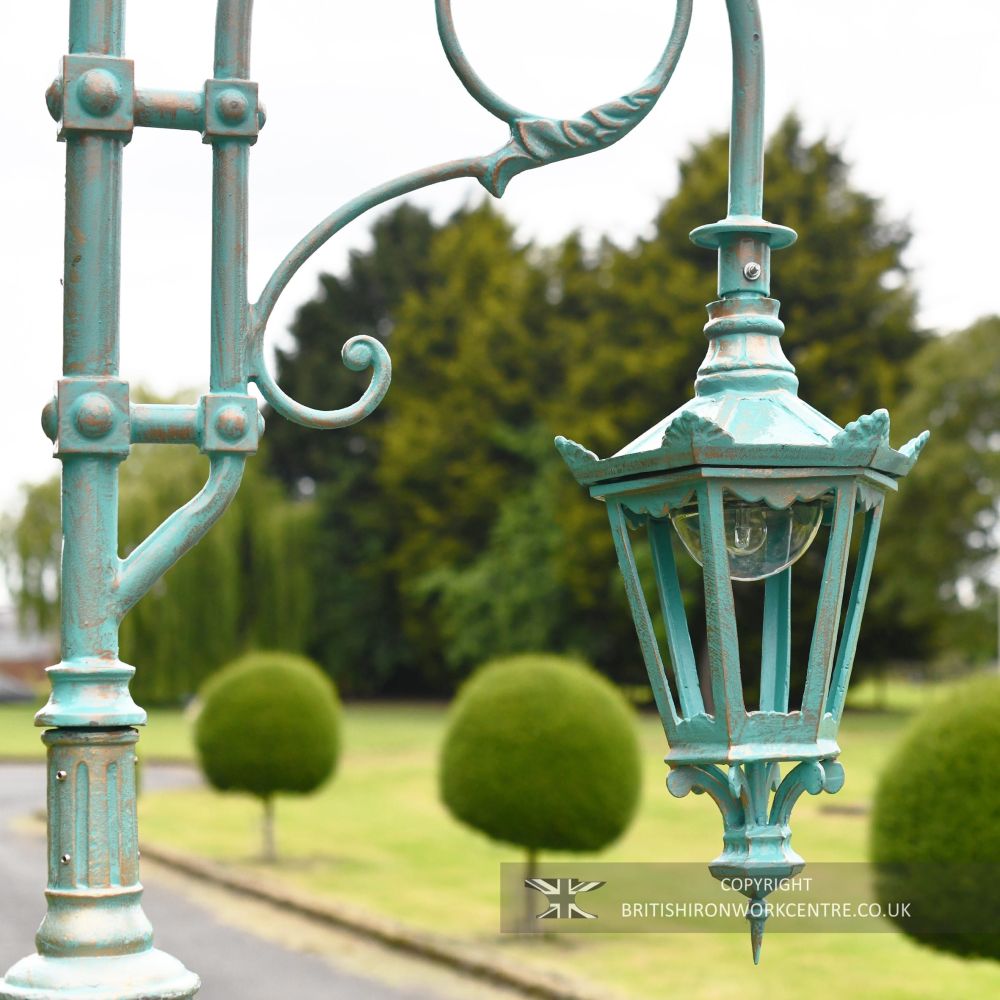 Cast iron outlet driveway lights