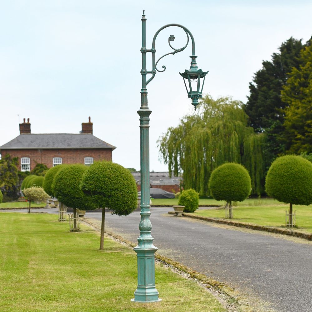 Lincoln Swan Neck Lamppost Sets