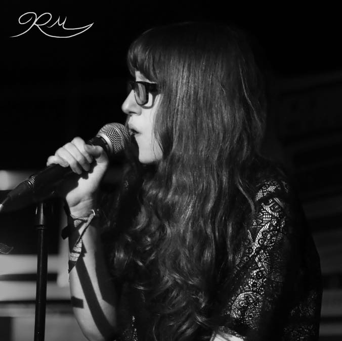 Kira Scott to perform live