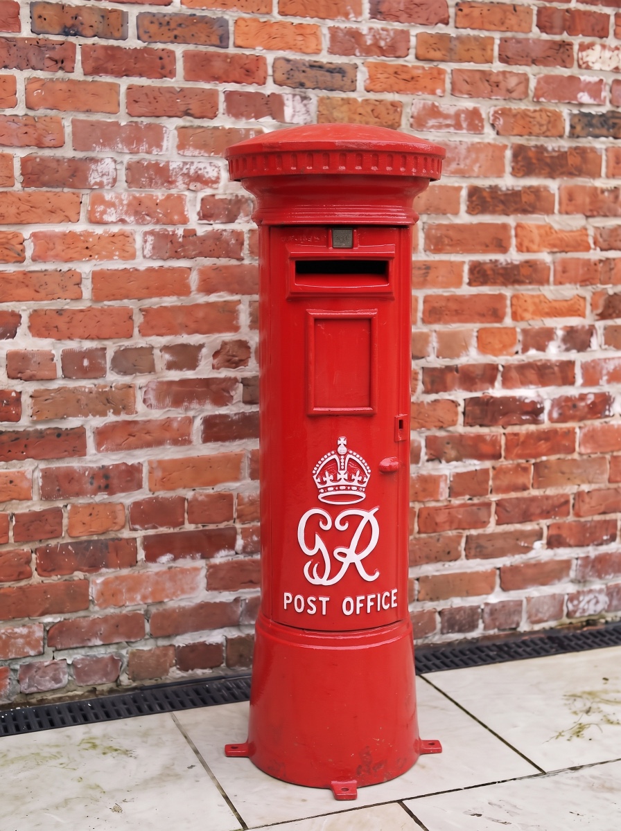 GR Traditional Free Standing Pillar Box In Royal Red