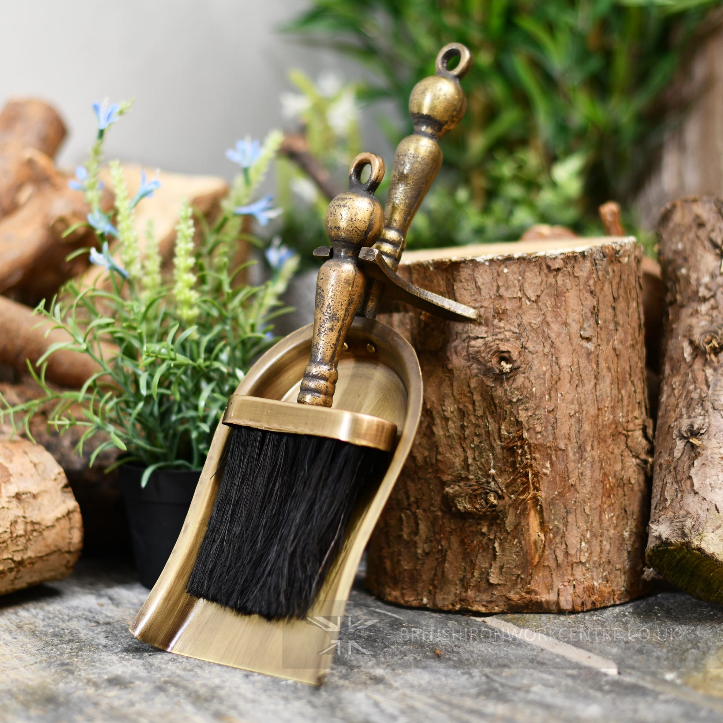 The Coven Brush and Pan Set