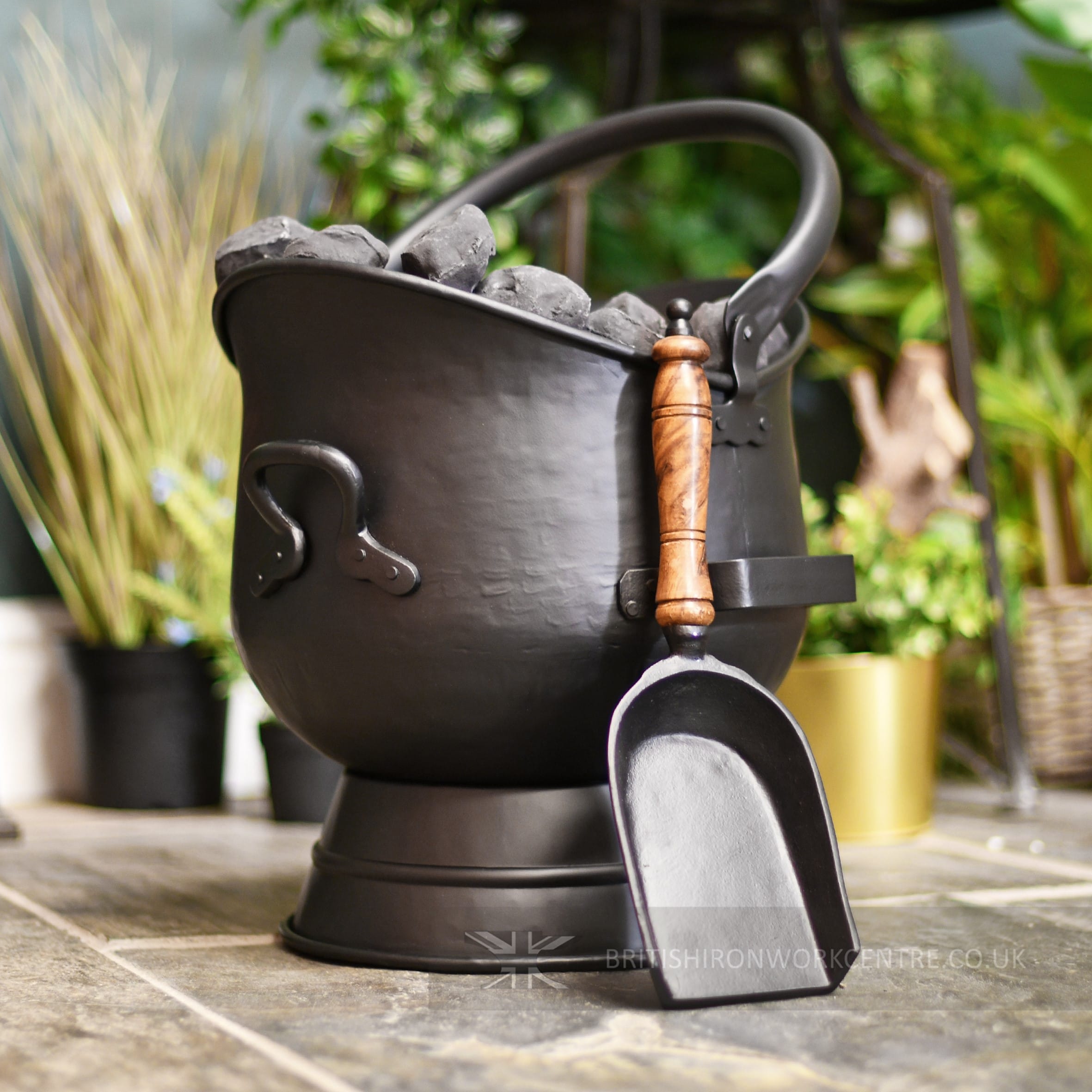 Large Matte Black Coal Scuttle with Shovel
