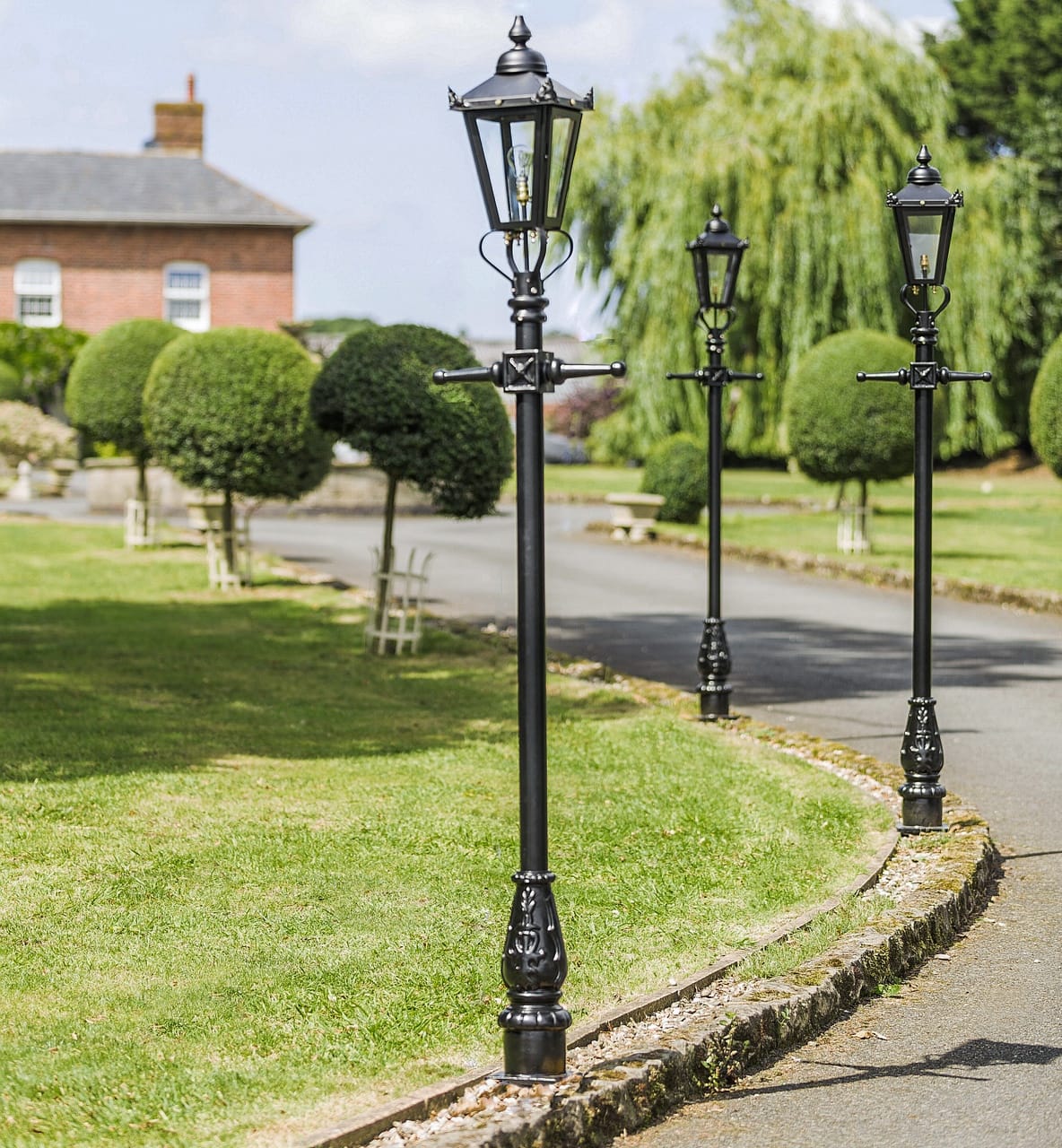 The Victorian Garden Lamp Post - 2.3m