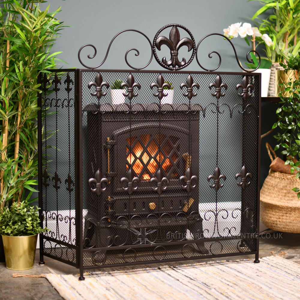 'Ellesthorpe House' Fluer De Lys Fireplace Sparkguard