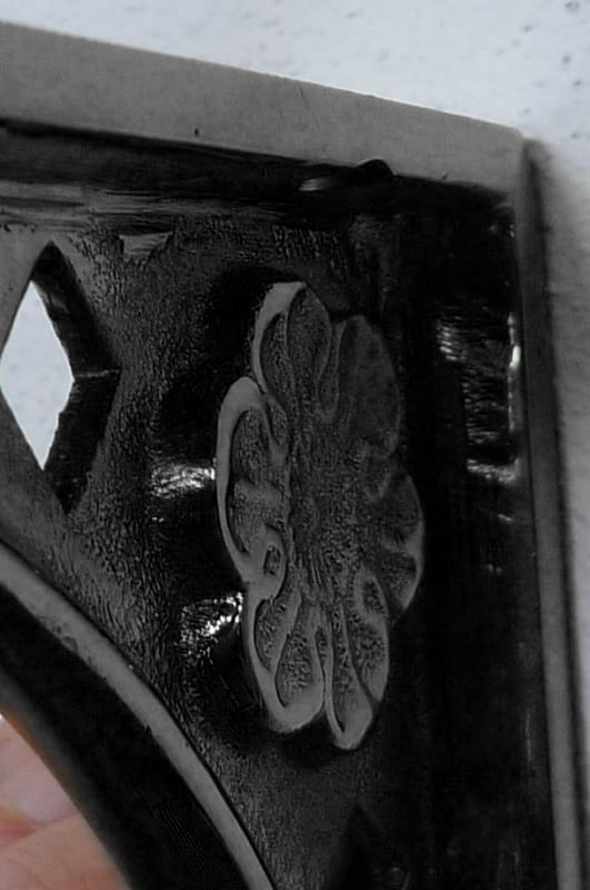 Tudor Rose Cast Iron Bracket