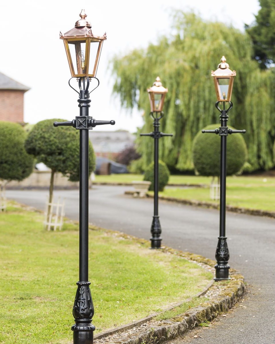 The Classic Copper Victorian Garden Lamp Post - 2.3m