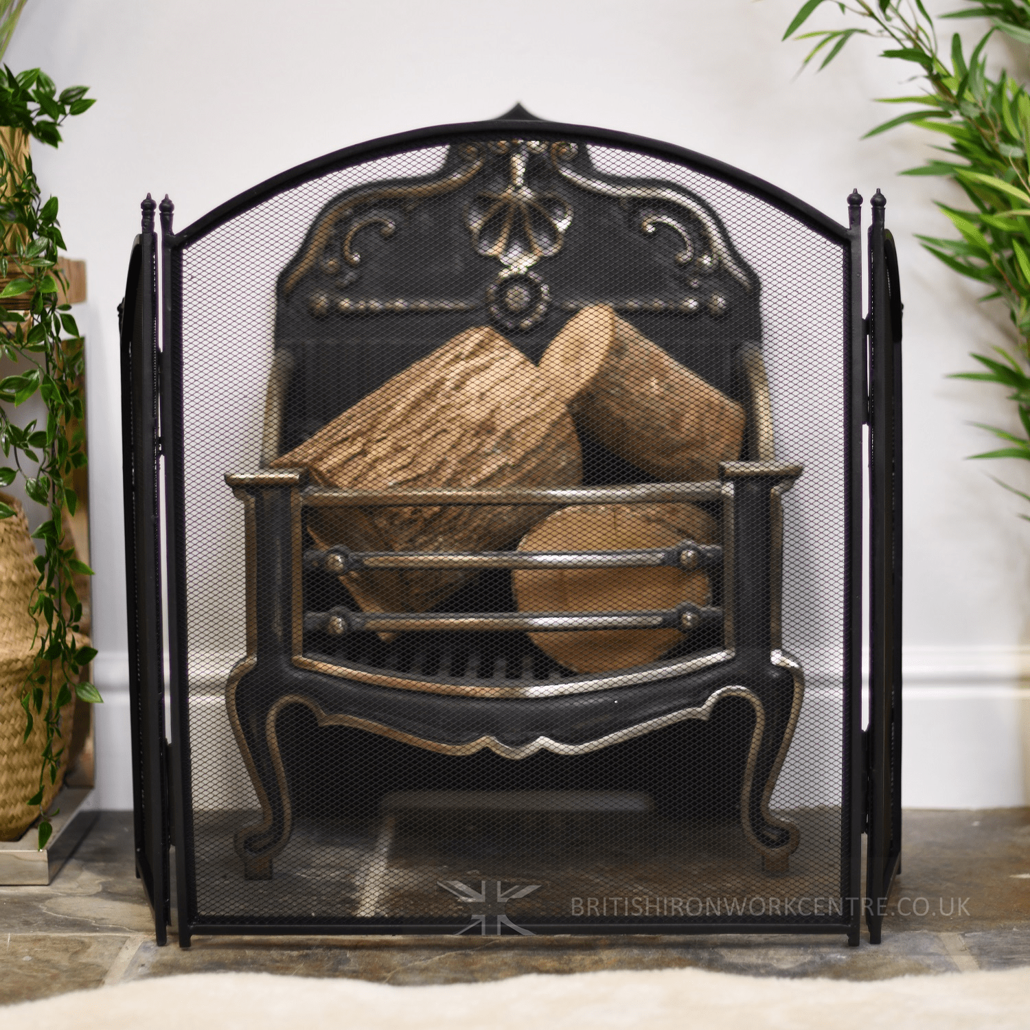 'Ribernton Castle' Black Iron Spark Guard