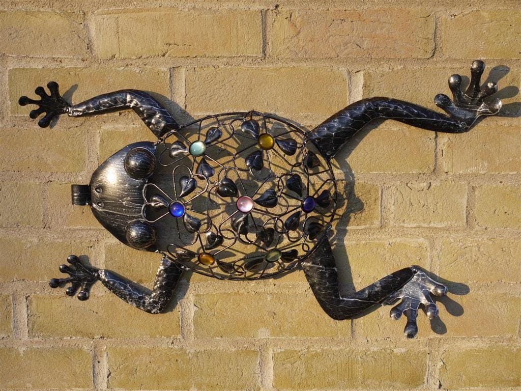 'Freddy Frog' Wall Decoration