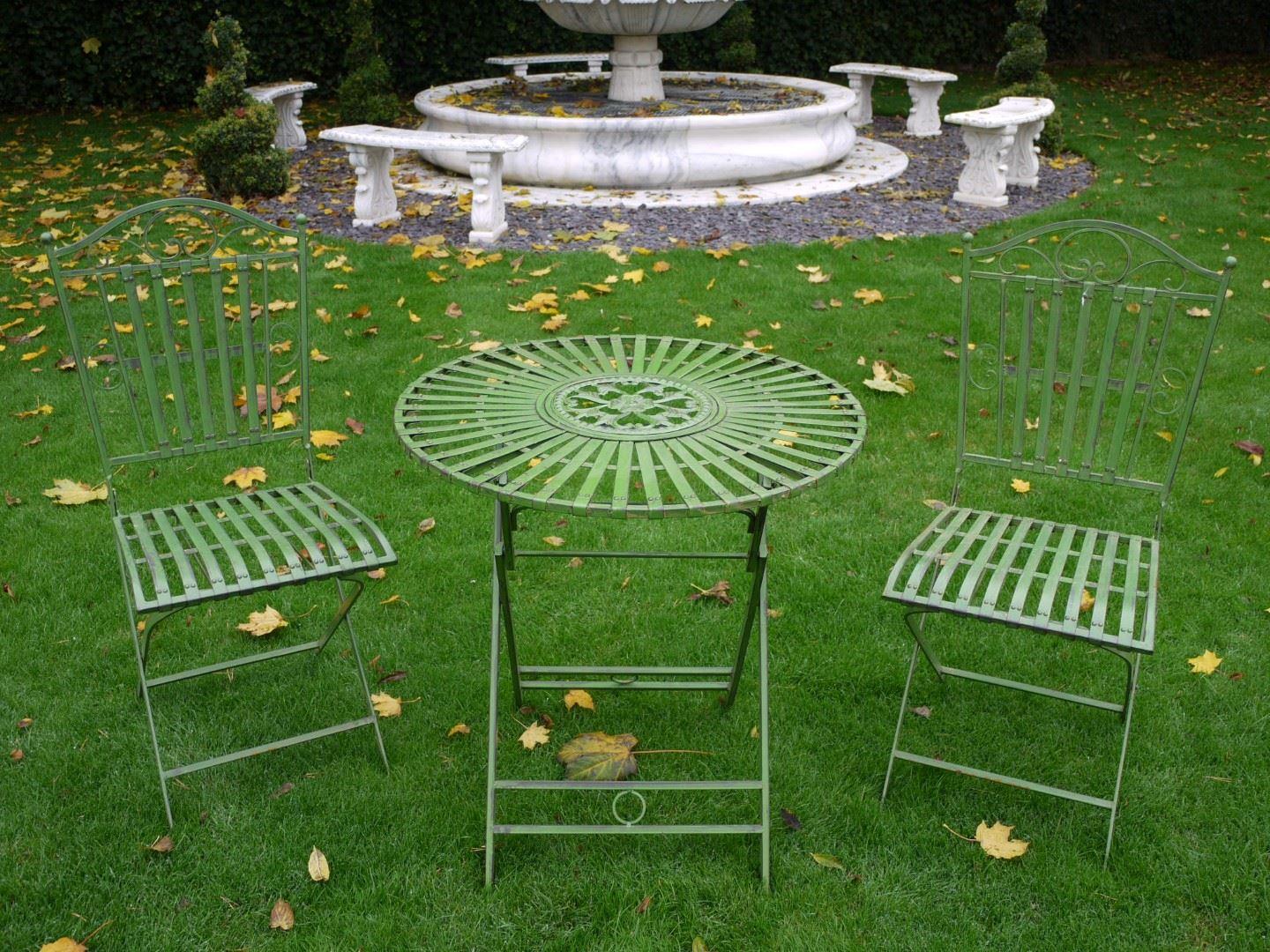 Antique Green "Pembrook Hall' Table & Chair Set