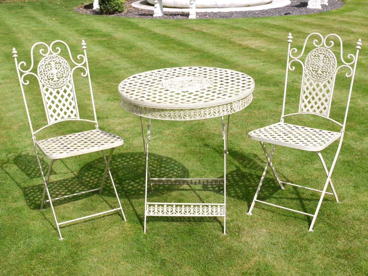 'Chelsea Garden' Vintage White Garden Table & Chair Set