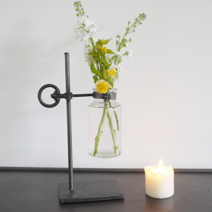 Modern Flower Vase Holder