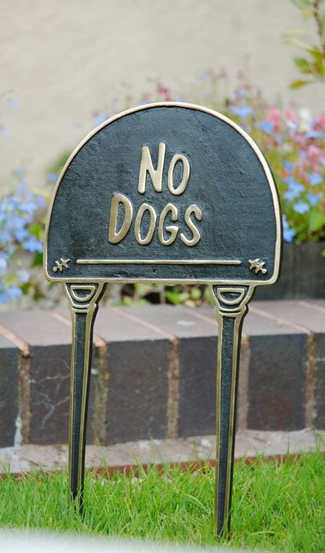 Solid Black & Brass Lawn Sign - No Dogs