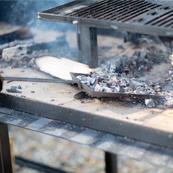 Traditional Ash Spade for Firepits