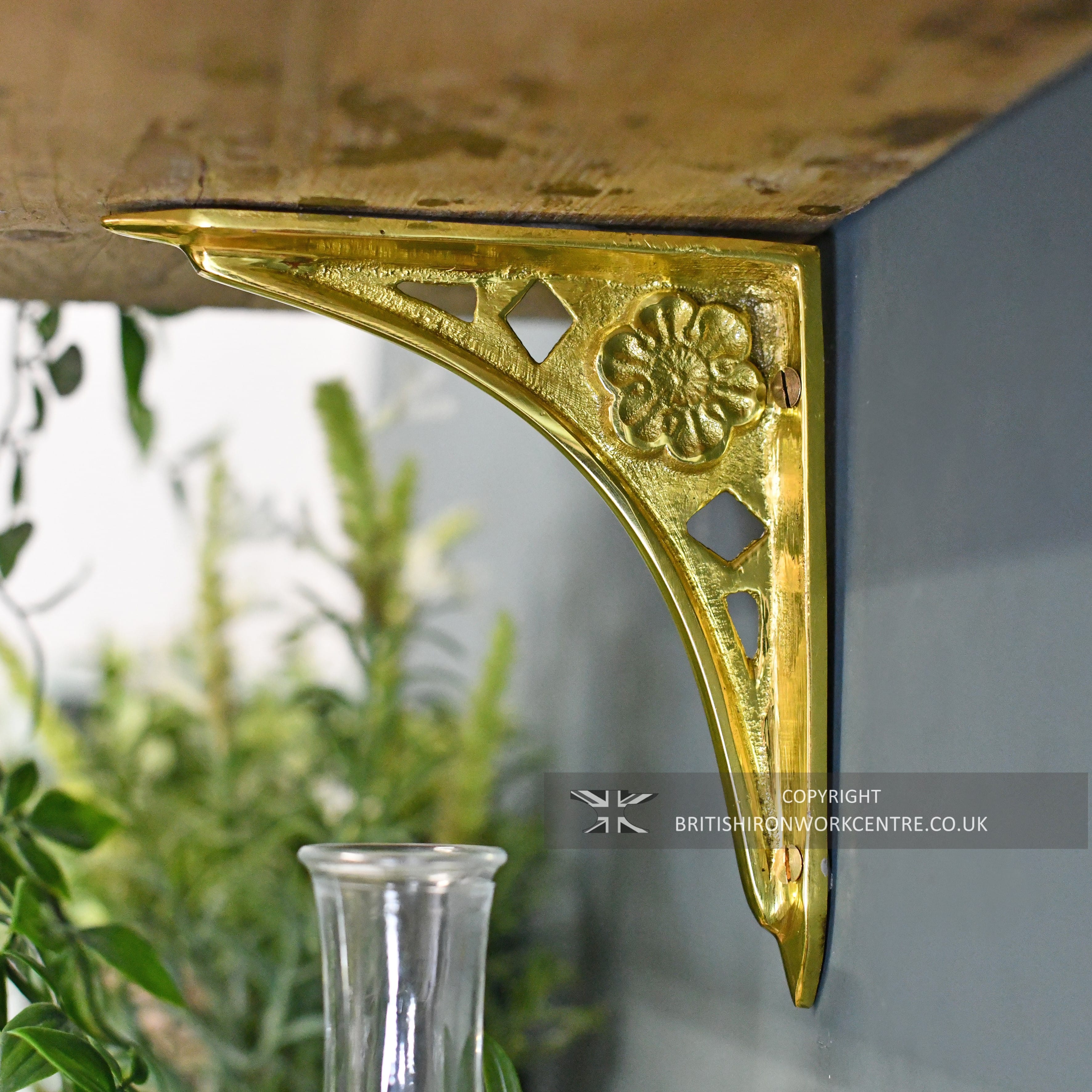 Tudor Rose Polished Brass Shelf Bracket 6x6"