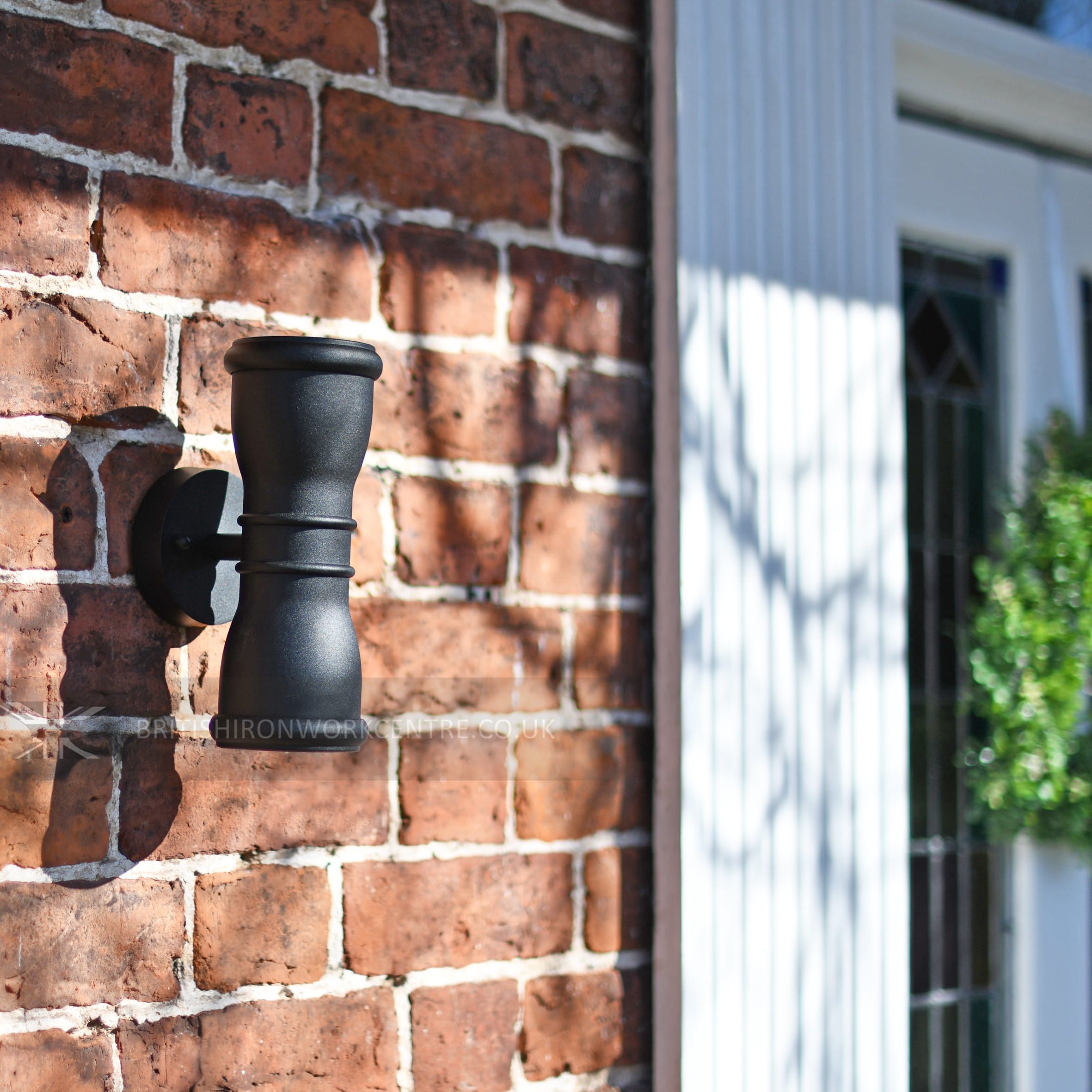 "Horbling" Up/Down Outdoor Black Wall Light