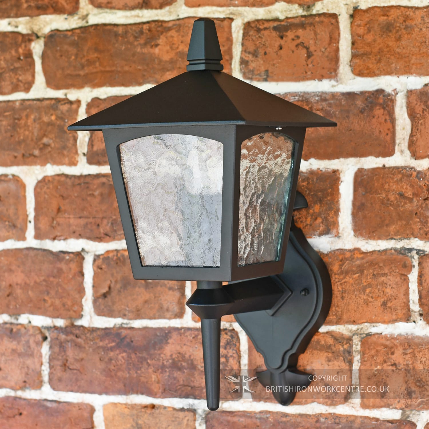 "Winchester" Bottom Fix Traditional Wall Lantern