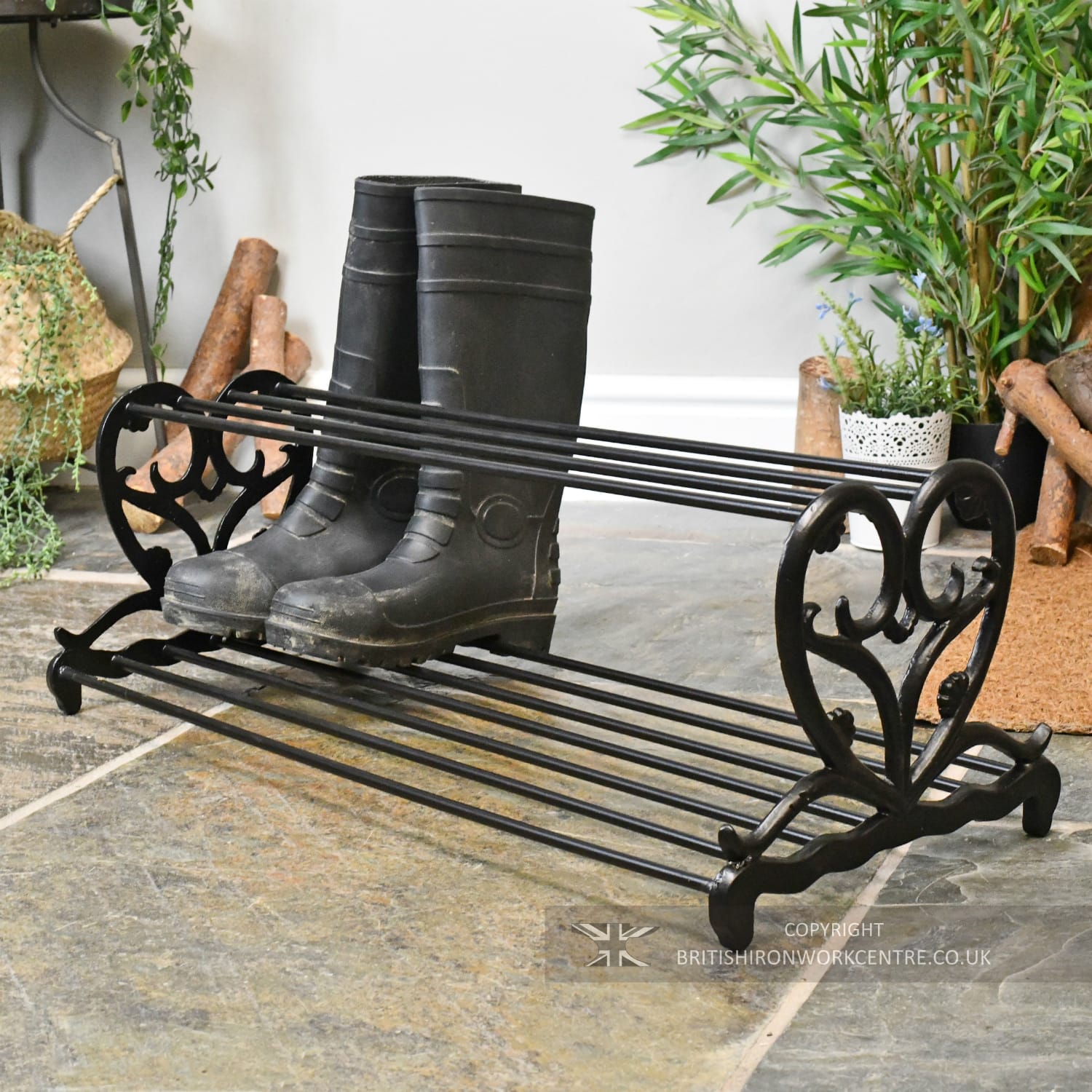 Black Heart Design Cast Iron Shoe Stand