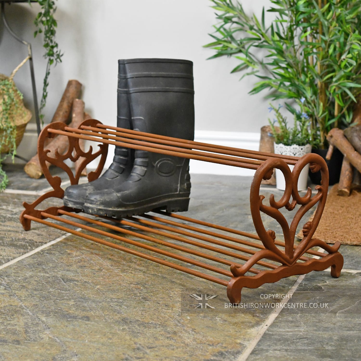 Rustic Brown Heart Design Cast Iron Shoe Stand