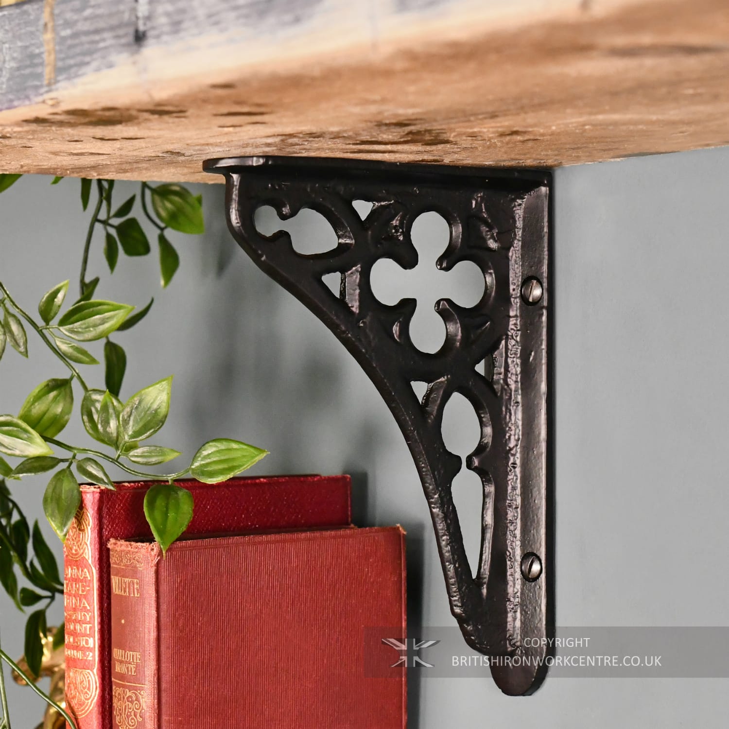 Black Cast Iron 7 x 5 Inch Coalbrookdale Bracket