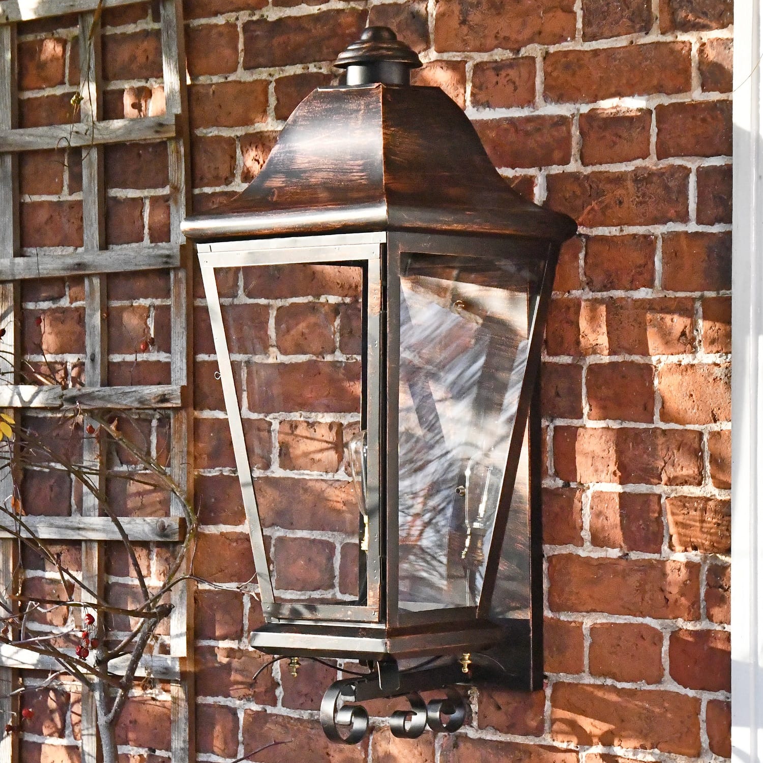 'Mosebly Manor' Antique Black Wall Lantern