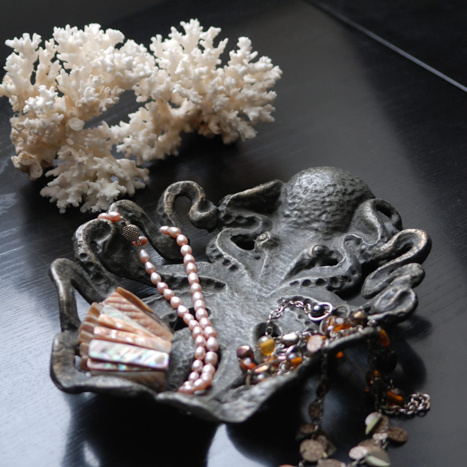 Iron Octopus Leaf Bowl