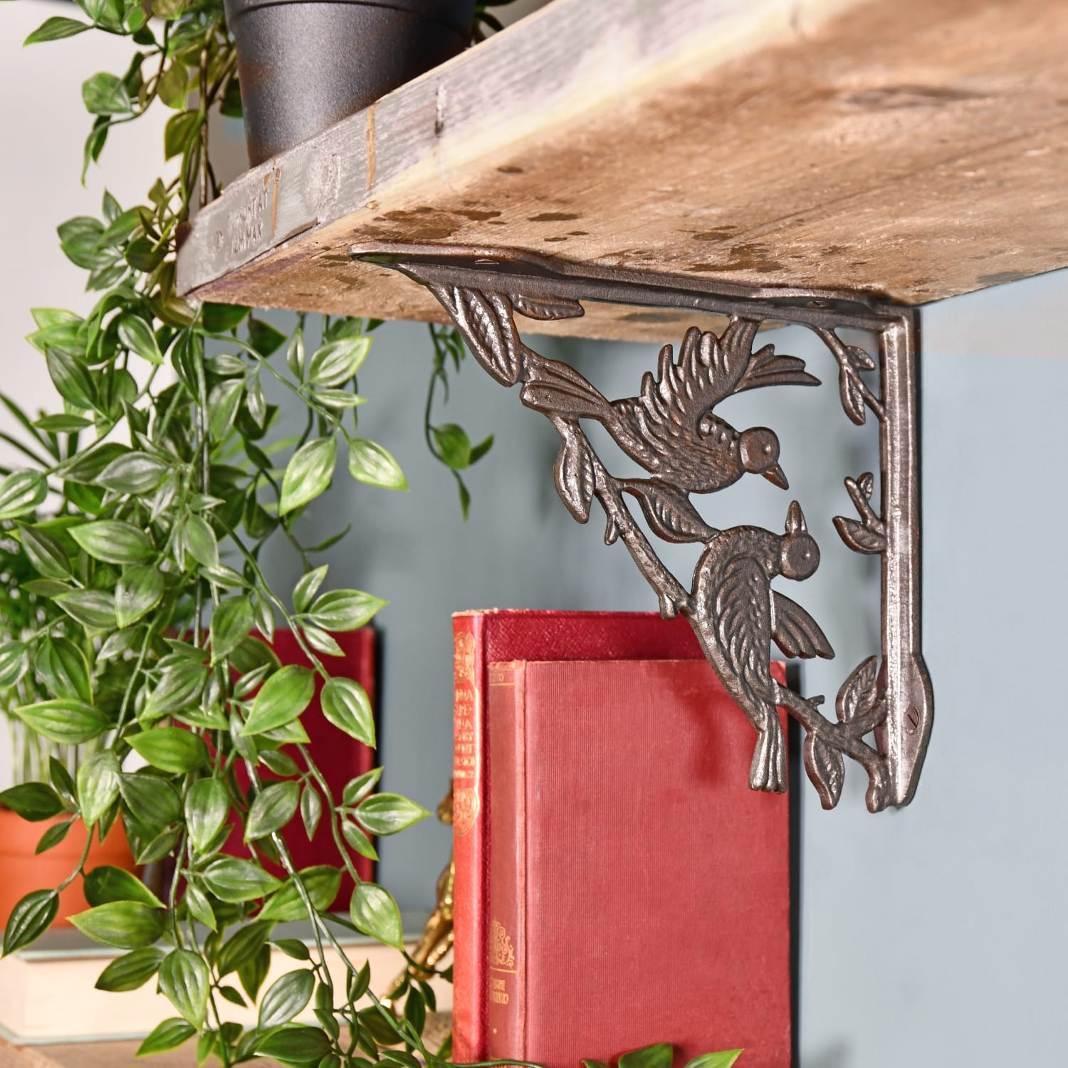 Birds Iron Wall Bracket 22 x 15cm