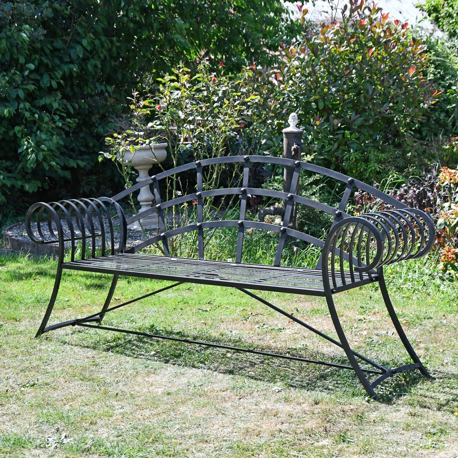“Hampton Bridge” Heavy Iron Bench In Black