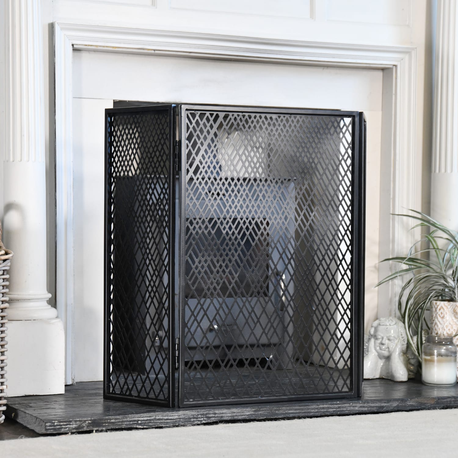 Three Fold Diamond Design Black Fire Guard