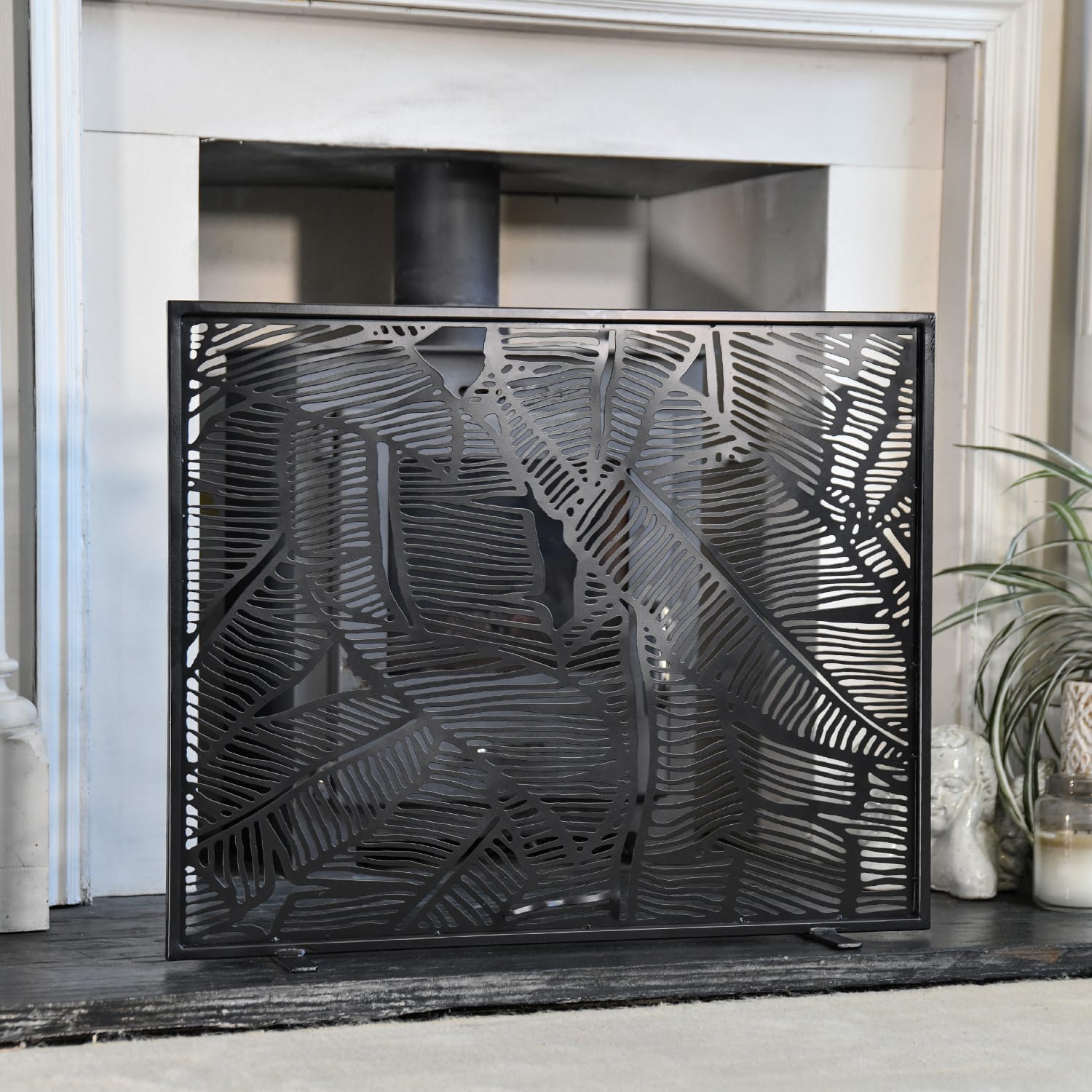 Tropical Leaf Black Fire Guard