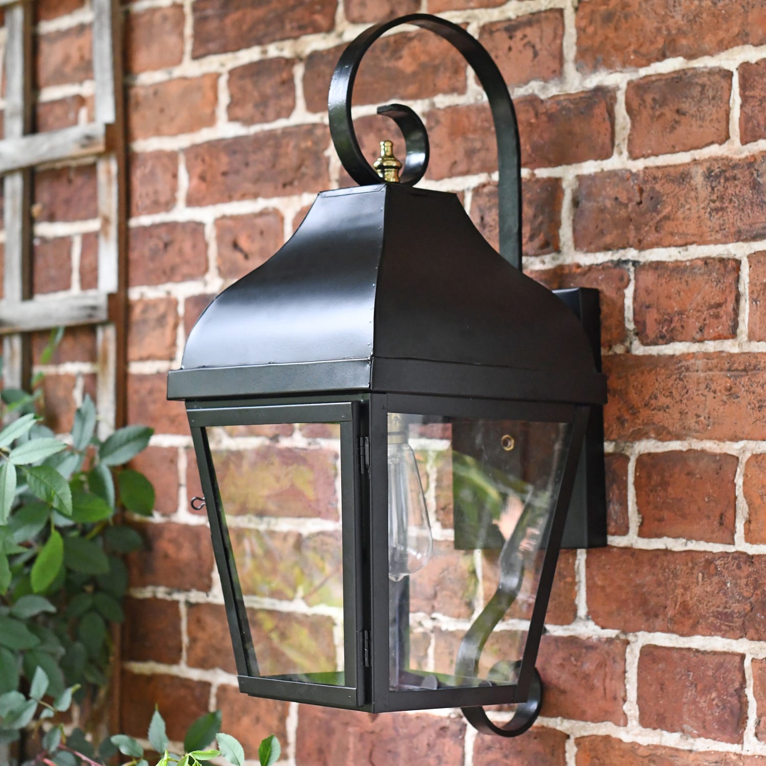 Black Scroll Detail Wall Light