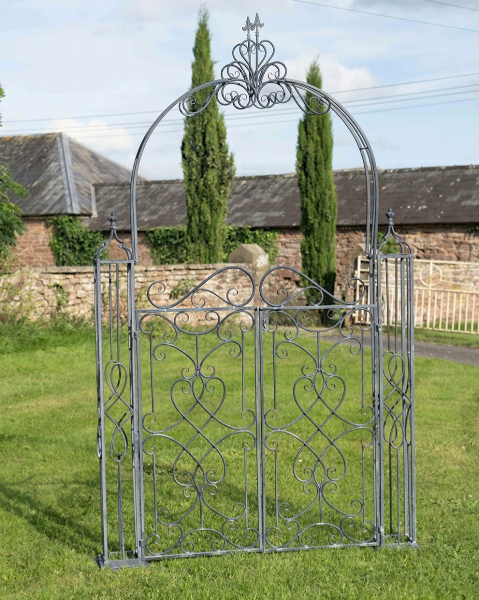 Traditional Ornate Rustic Rose Arch …