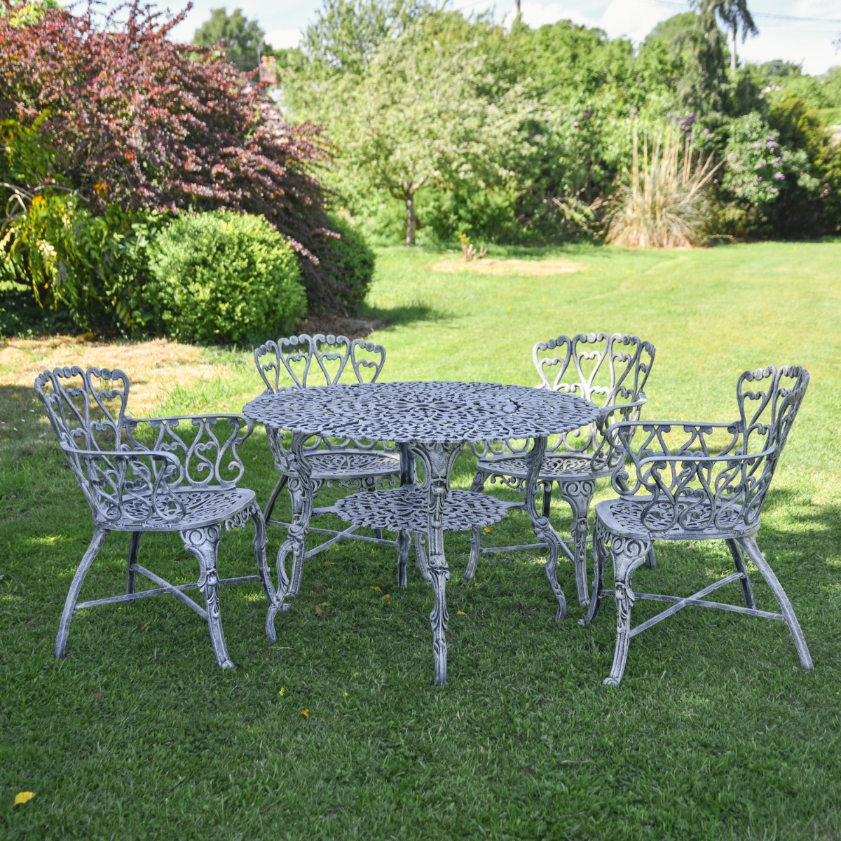 "Hearts Desire" Antique Cream Four Seat Garden Dining Set
