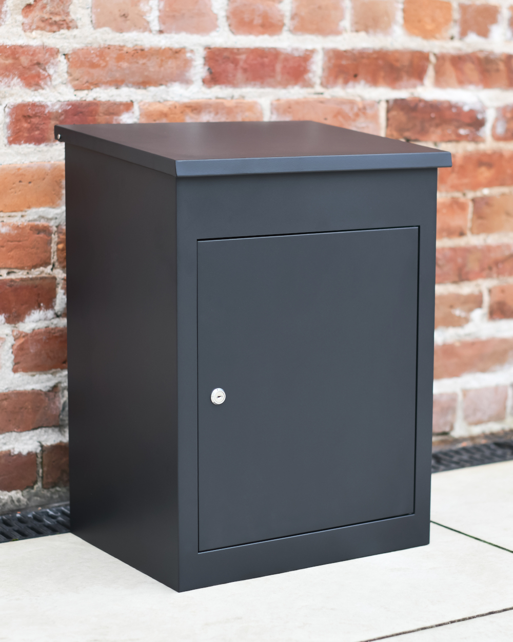 Deluxe Classic Black Steel Parcel Bo…