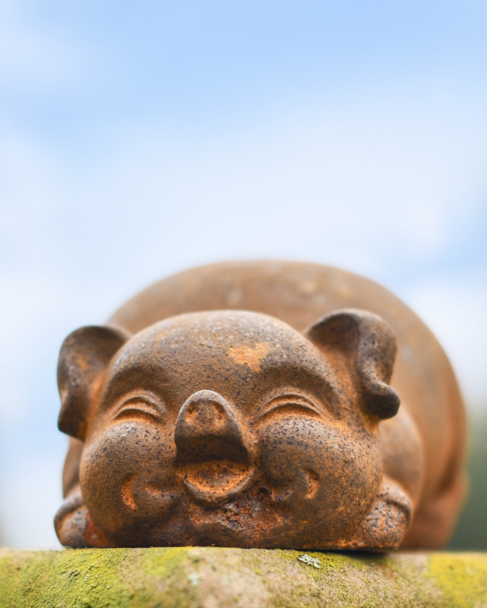 Rustic Cast Iron Happy Pig Sculpture