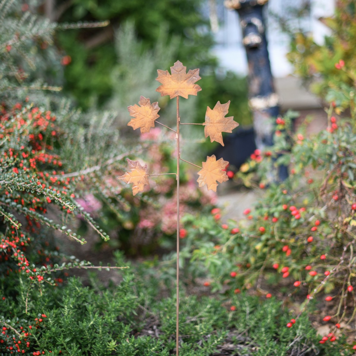 Rustic Sycamore Leaf Garden Stake