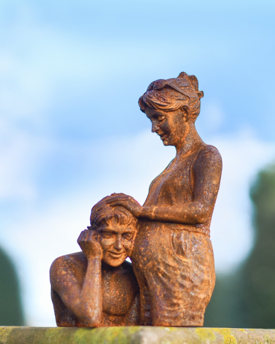 Rustic Cast Iron "Mum & Dad To Be" Sculpture