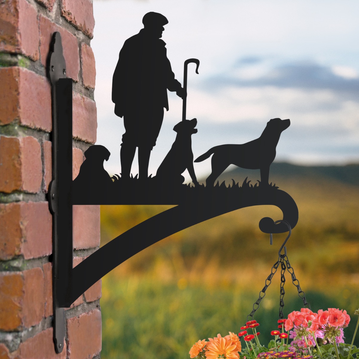 Game Season Hanging Basket Bracket Featuring Three Labradors