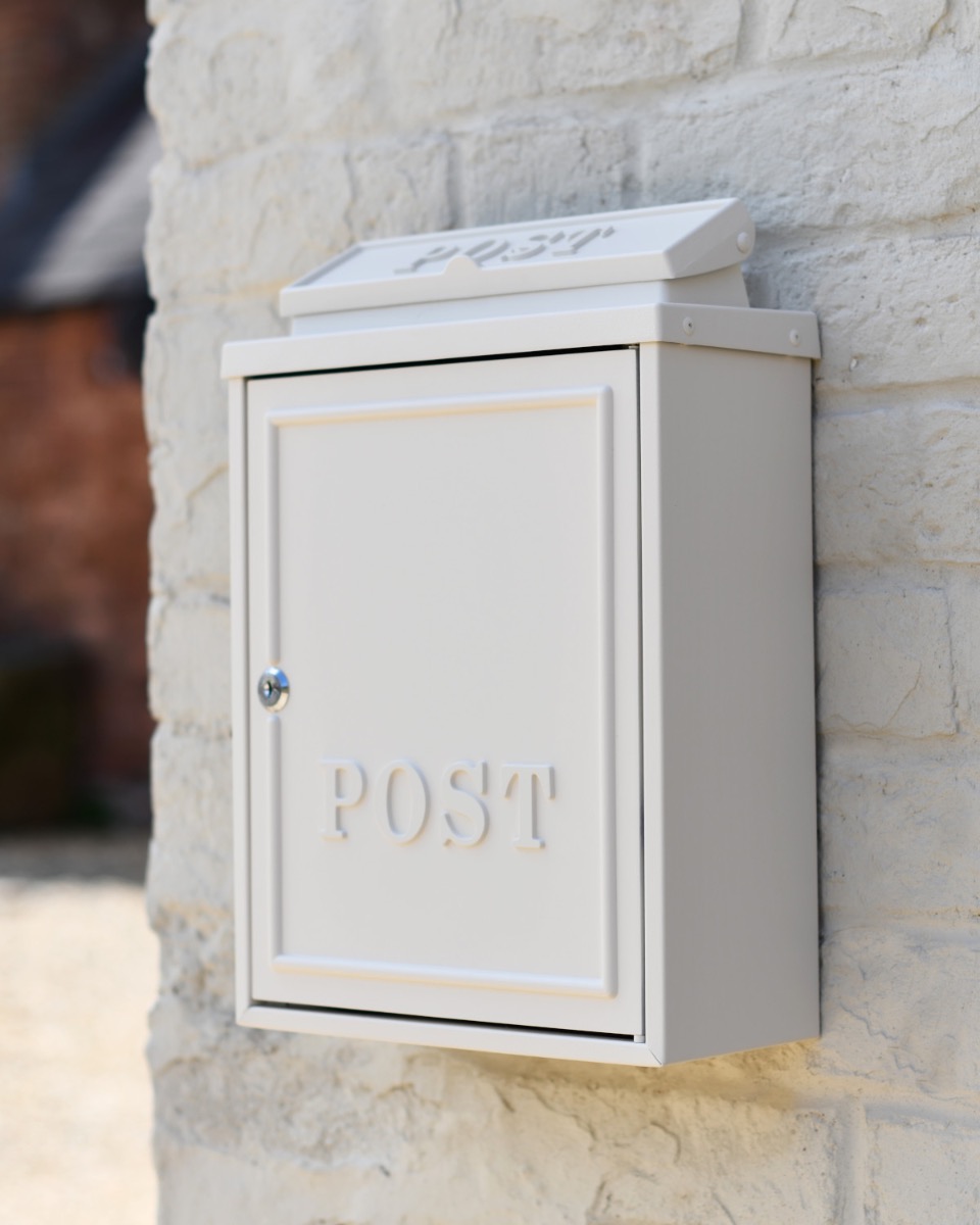 Steel Wall Mounted "Crème" Classic Post Box