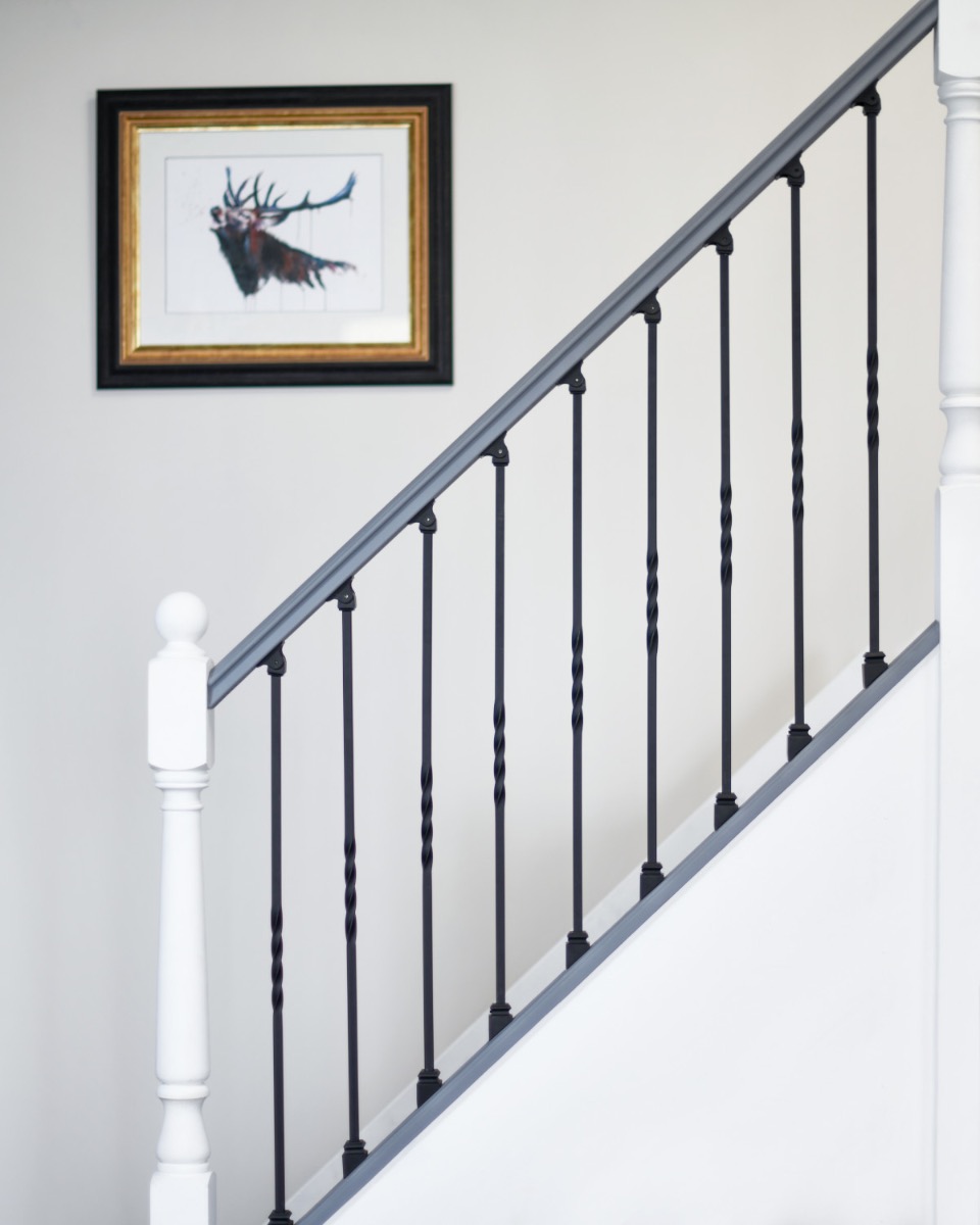 Steel 'Redbridge' Single Twist Stair Spindle In Matte Black - Brackets Incl…