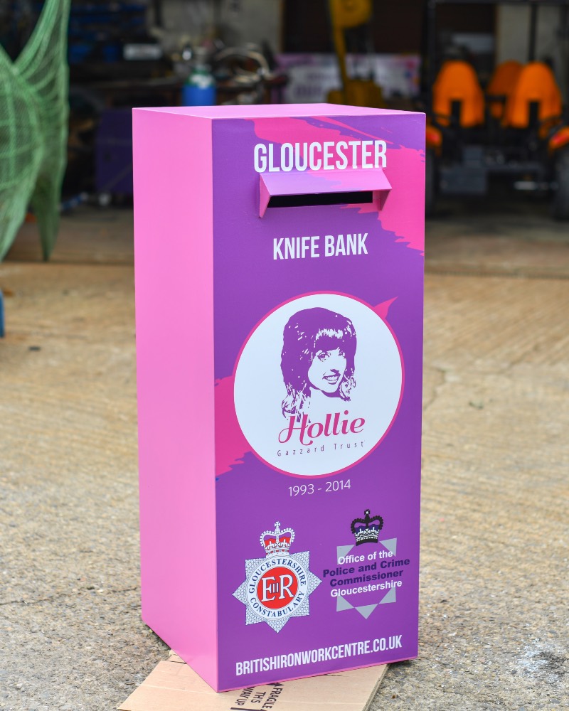 Hollie Gazzard Trust Knife Bank