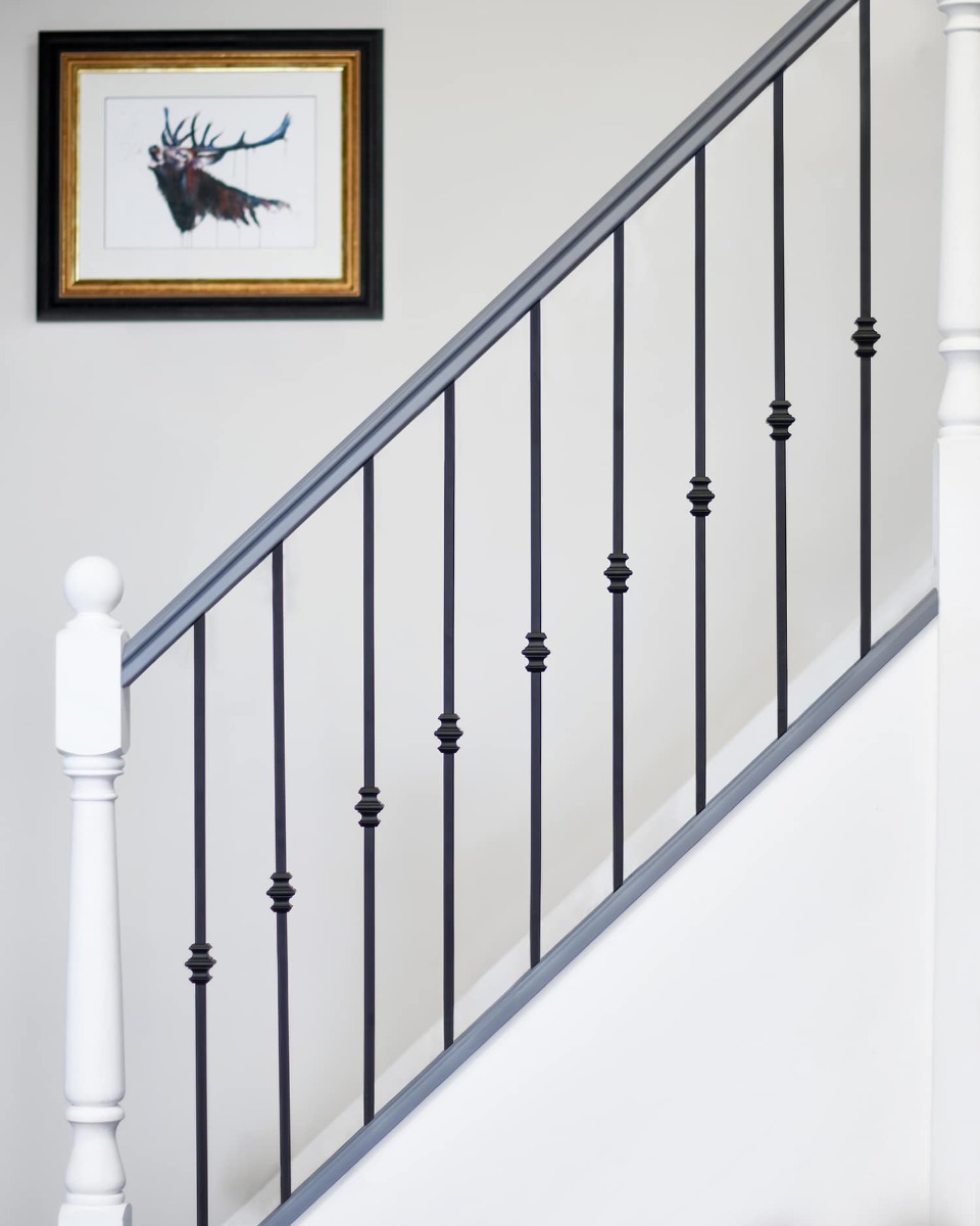 Steel 'Longden' Singe Notch Stair Spindle - Spindle Only